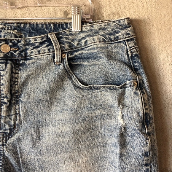 Time and Tru Women Mid-Rise Jeans Size 20 Light Wash Fringe Hem Distressed Plus - Picture 5 of 15